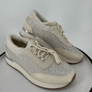 REACTION KENNETH COLE CARI COZY CREAM JEWEL LACE UP FAUX FUR SNEAKERS SIZE 10M